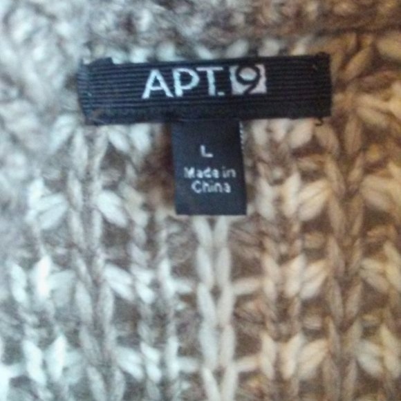 Long sweater. - Picture 3 of 3